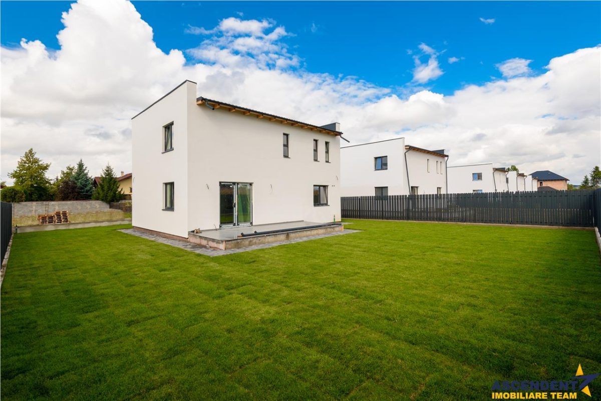 Imobil aparte, arhitectura deosebita, conditii avantajoase, Sanpetru - foto 16