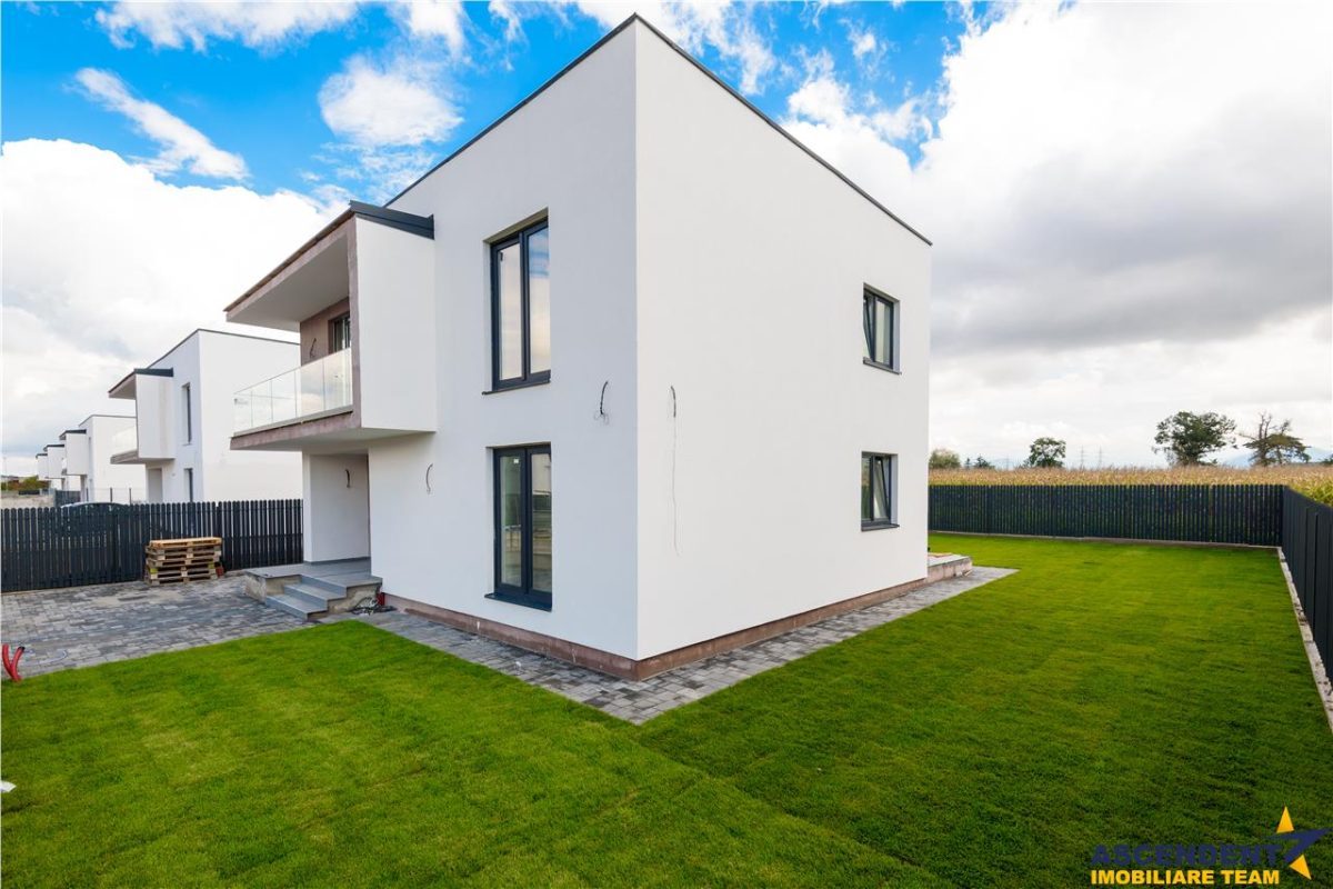 Imobil aparte, arhitectura deosebita, conditii avantajoase, Sanpetru - foto 17