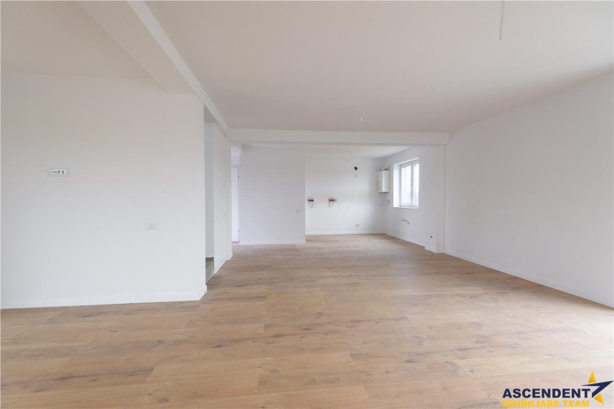 Imobil aparte, arhitectura deosebita, conditii avantajoase, Sanpetru - foto 8