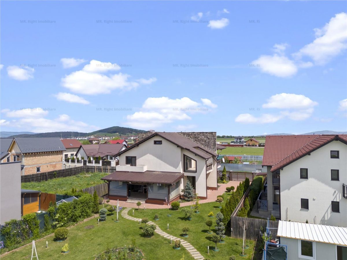 Comision 0% Vila superba in Sanpetru  5 camere si teren de 1644 mp - foto 2