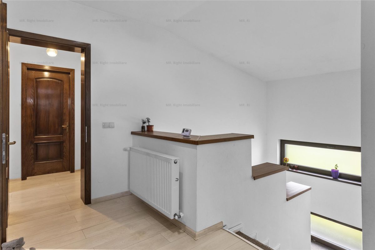 Comision 0% Vila superba in Sanpetru  5 camere si teren de 1644 mp - foto 8