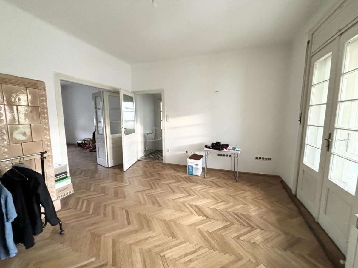 Apartament cu 3 camere - 91 mp utili -  centru - Locatie excelenta -  posibilitate de compartimentare in 2 unitati - foto 2