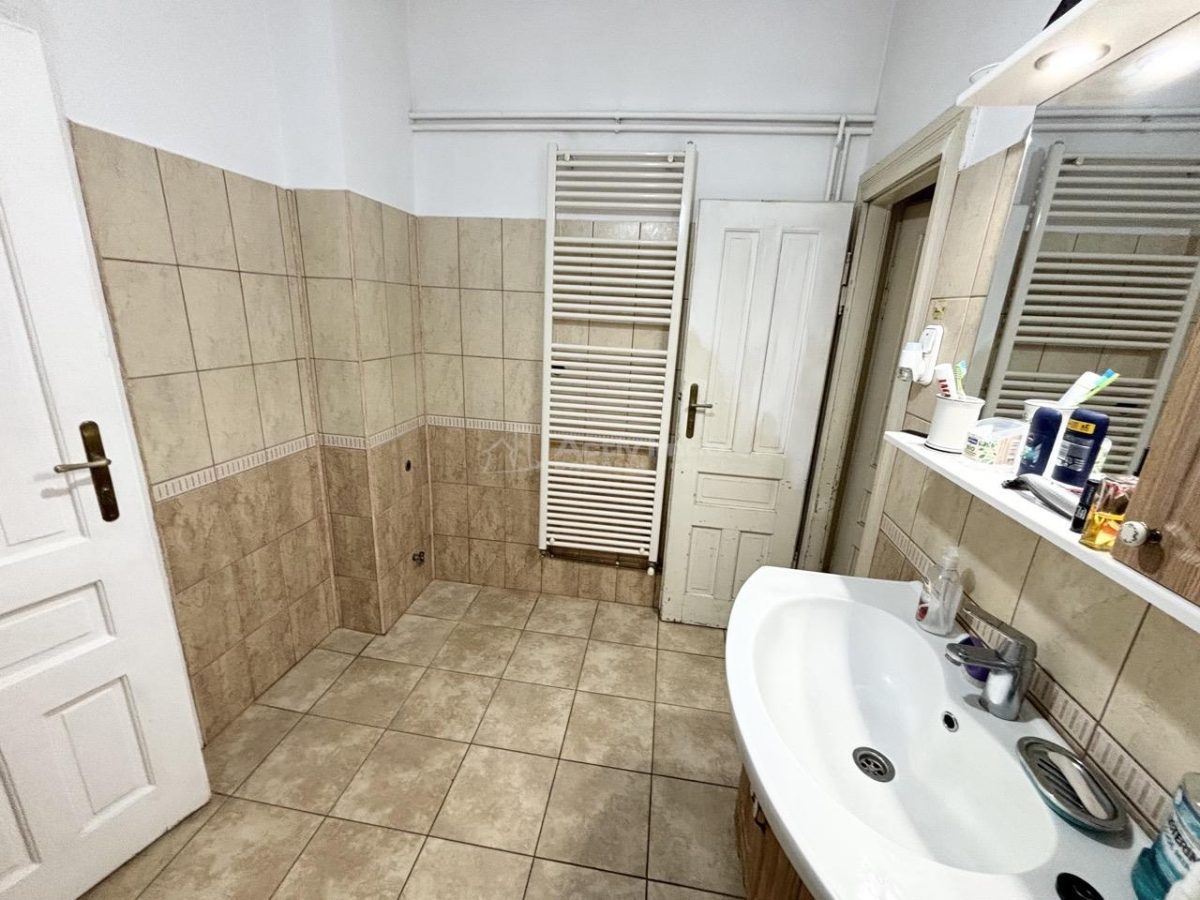 Apartament cu 3 camere - 91 mp utili -  centru - Locatie excelenta -  posibilitate de compartimentare in 2 unitati - foto 7