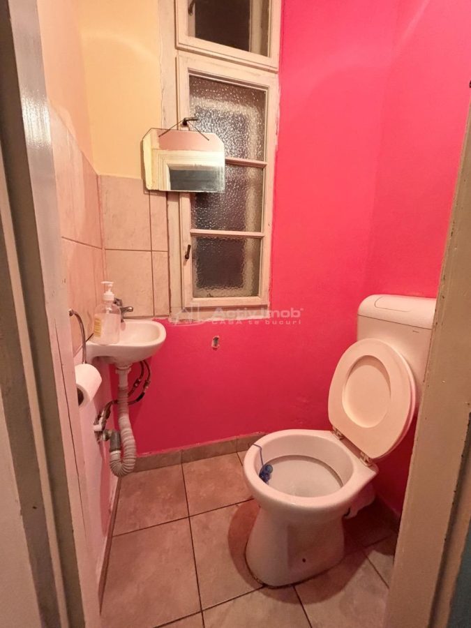 Apartament cu 3 camere - 91 mp utili -  centru - Locatie excelenta -  posibilitate de compartimentare in 2 unitati - foto 8