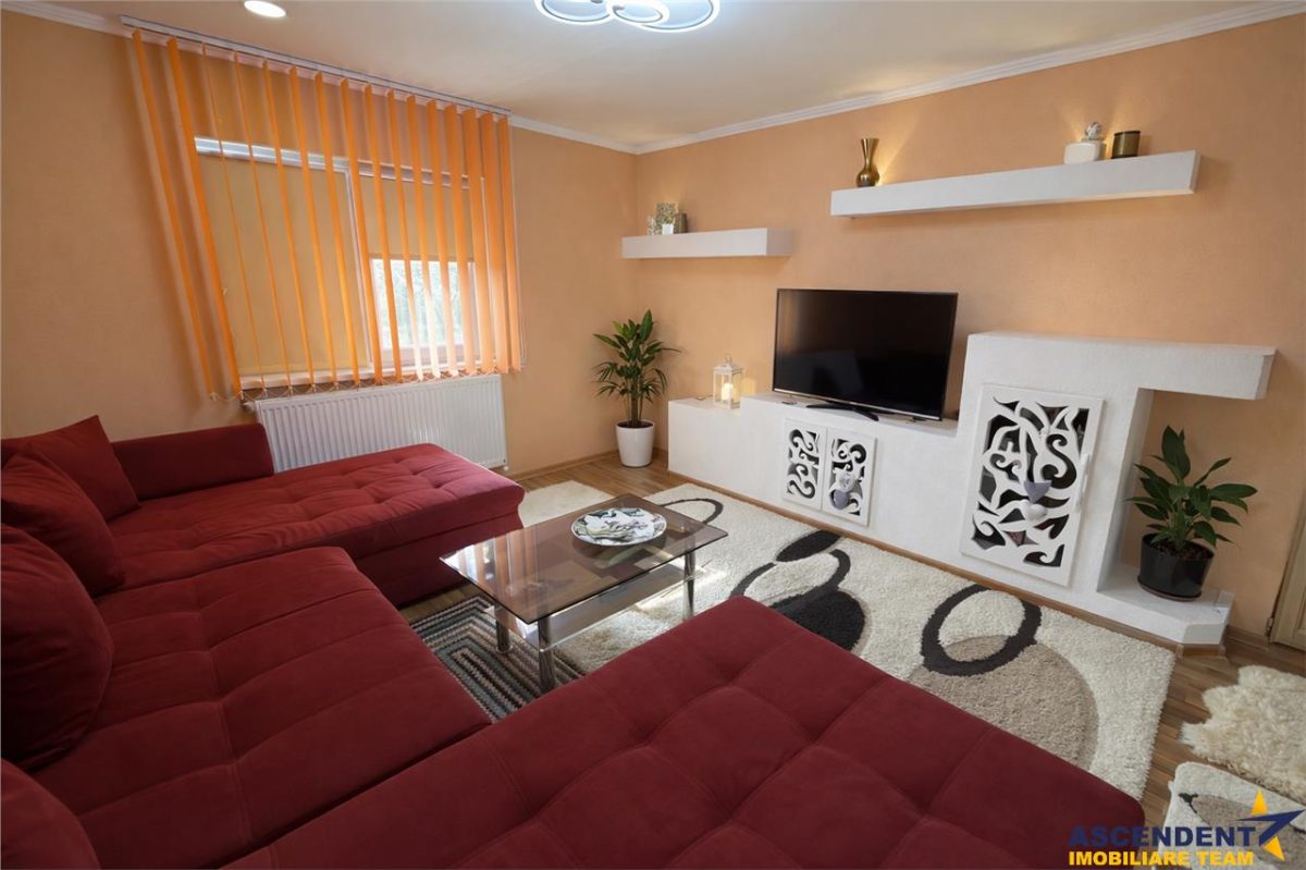 Casa 3 camere+ garsoniera separata, curte, gradina, anexe, Cristesti, Mures - foto 2