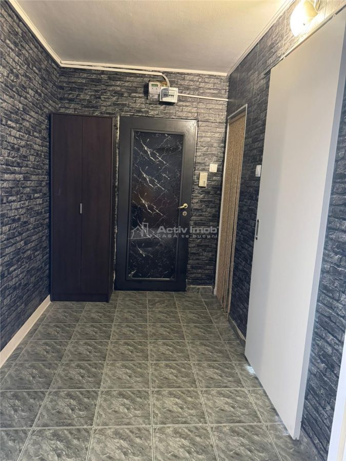 Inchiriere apartament 3 camere-Drumul Taberei cu loc de parcare - 