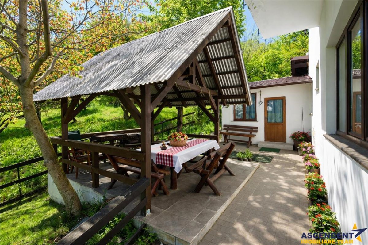 Pensiune cu priveliste fabuloasa, zona boema, Bran, Brasov. - foto 12