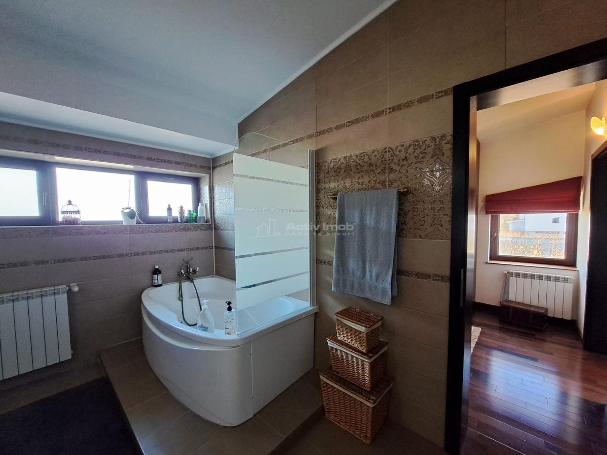 Casa cu piscina - Buftea - 8 camere - 4 bai - 620mp - 2500mp teren - foto 15