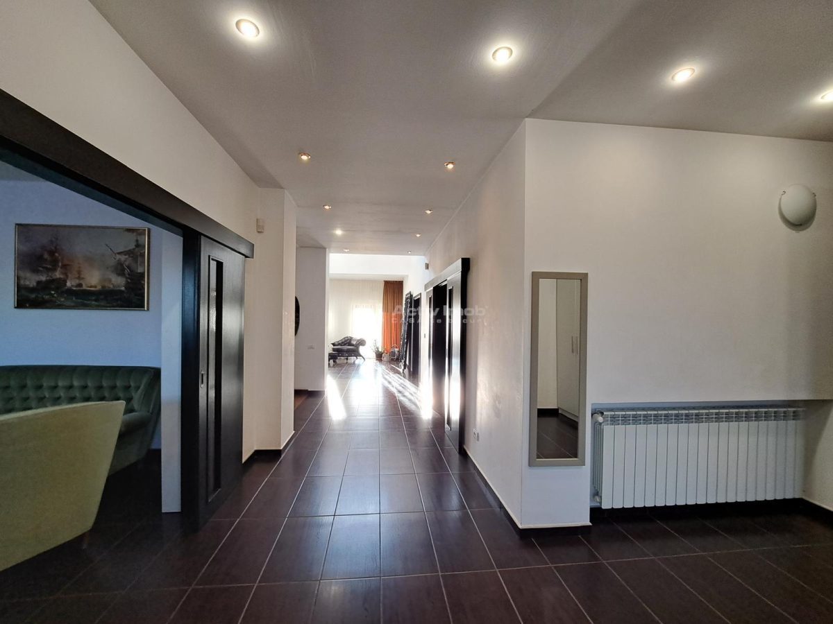 Casa cu piscina - Buftea - 8 camere - 4 bai - 620mp - 2500mp teren - foto 16