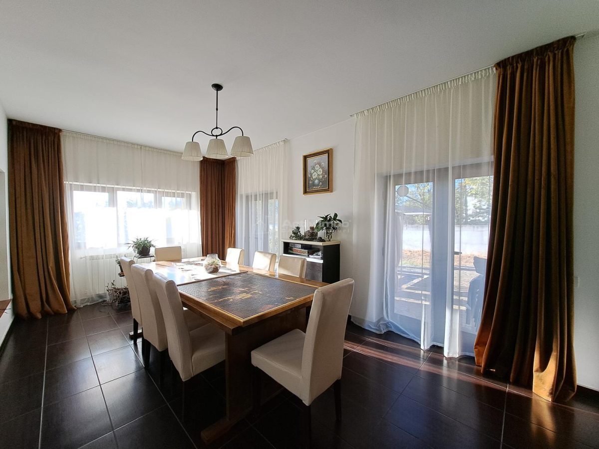 Casa cu piscina - Buftea - 8 camere - 4 bai - 620mp - 2500mp teren - foto 5