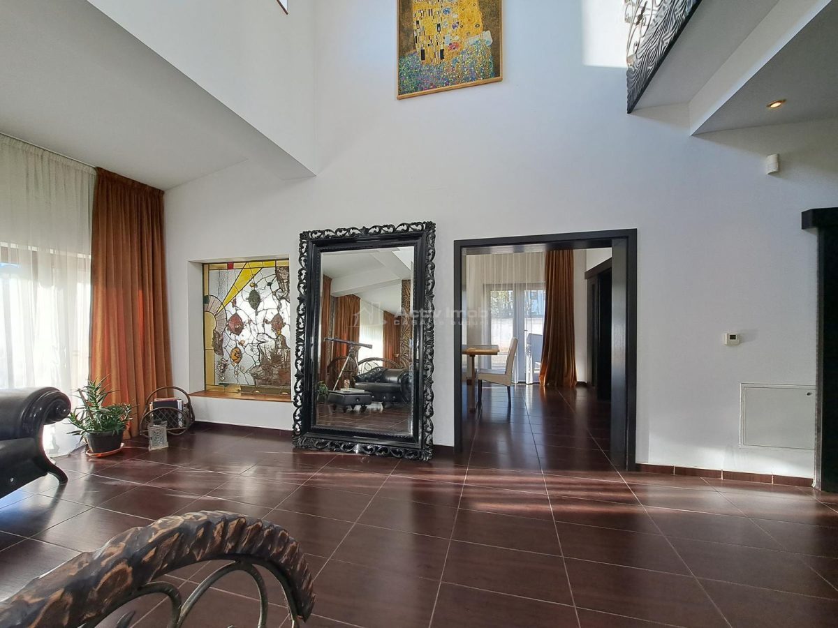 Casa cu piscina - Buftea - 8 camere - 4 bai - 620mp - 2500mp teren - foto 9