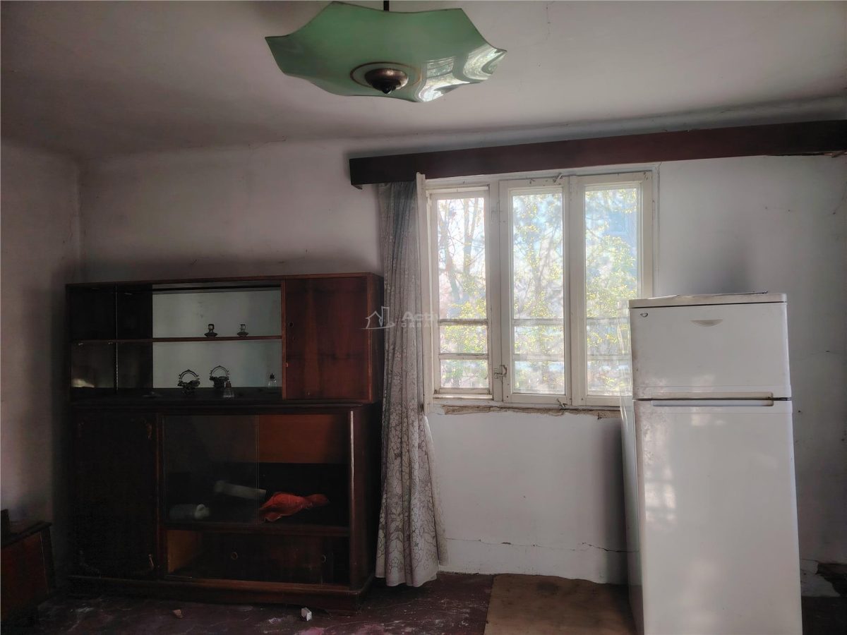 Casa batraneasca, cu toate utilitatile, locatie foarte buna - foto 4