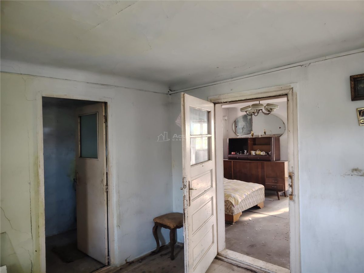 Casa batraneasca, cu toate utilitatile, locatie foarte buna - foto 6