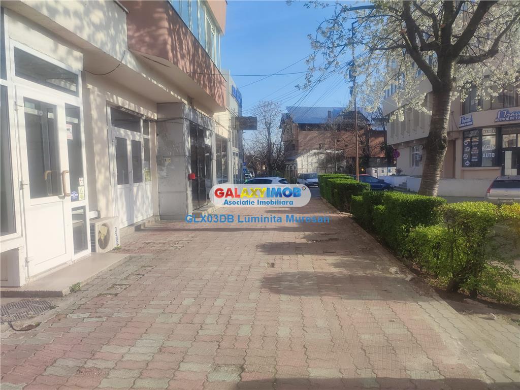 Vanzare spatiu comercial Central Targoviste - foto 2