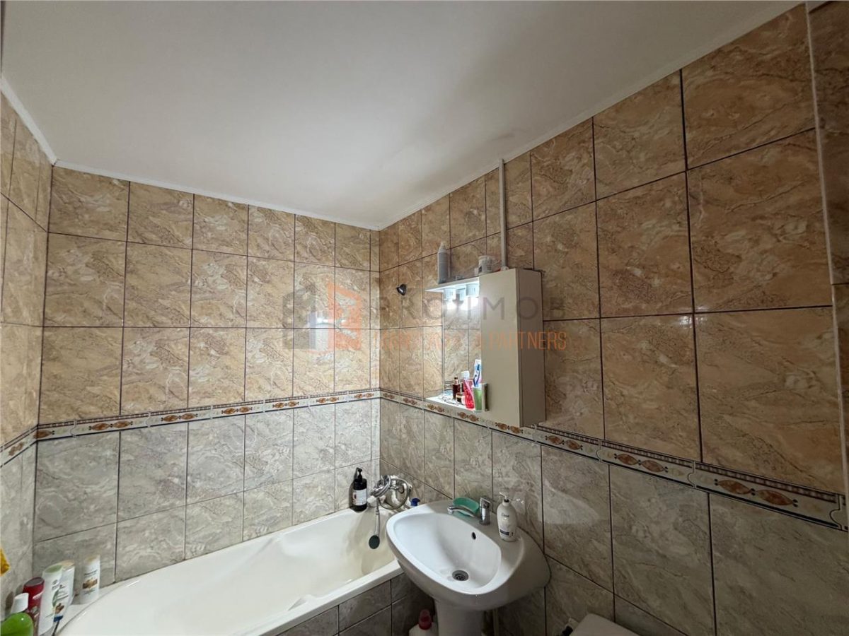 EXCLUSIVITATE Apartament 2 camere  CU GARAJ cf 1 semidecomandat  Berca - foto 9