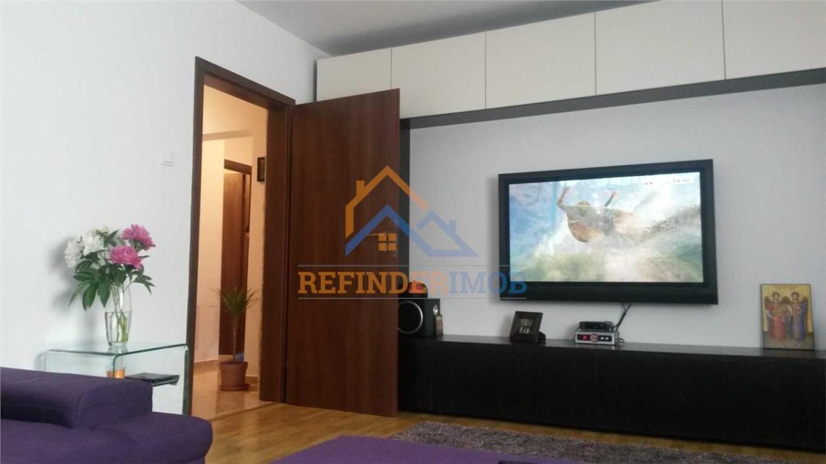 Apartament de vanzare cu 3 camere, zona Sebastian - Vulcan Center - foto 2