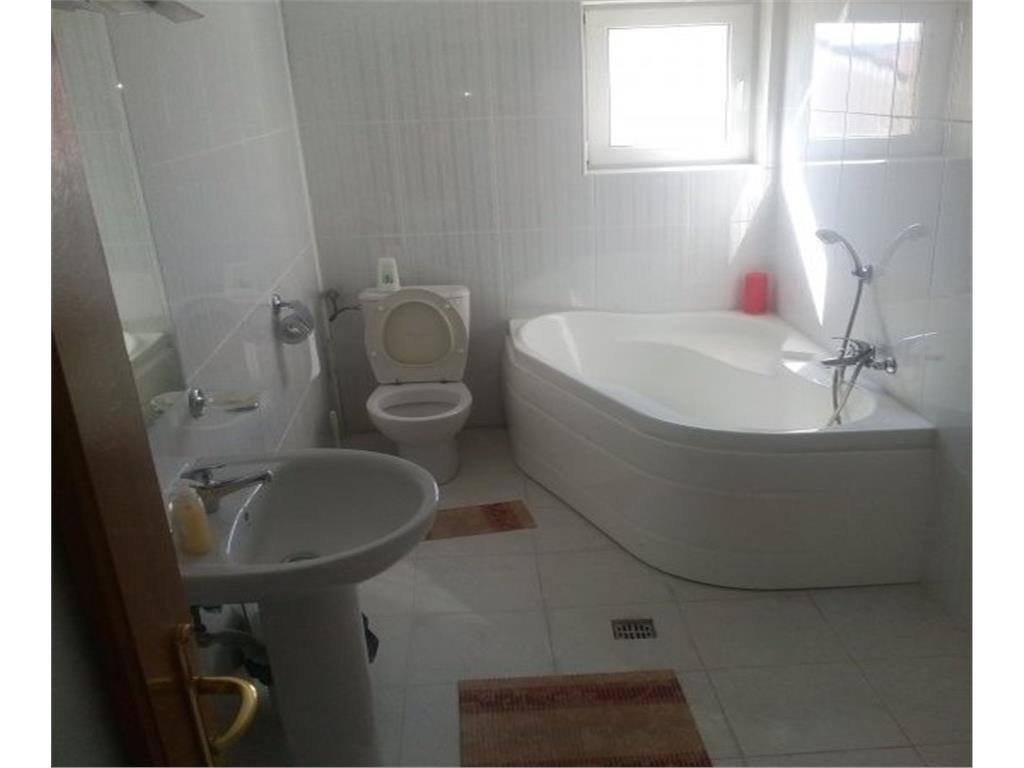 Vanzare vila 6 camere Jiului - foto 12