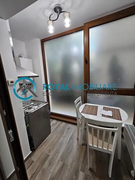 Royal Imobiliare - Inchiriere Apartament zona Central - foto 4