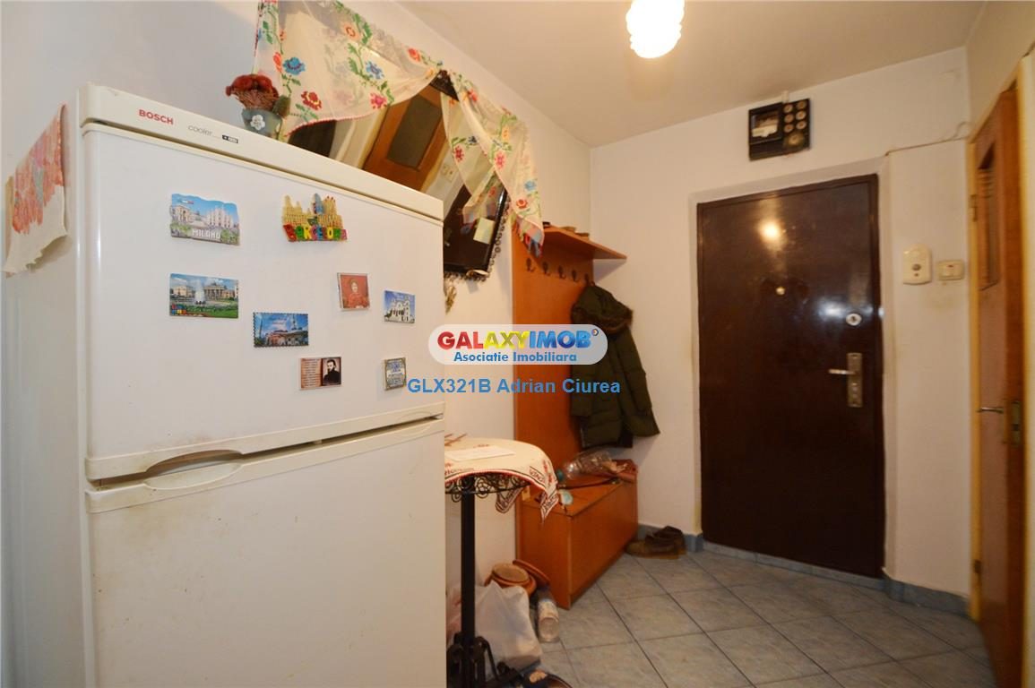 Rahova | Alexandriei | Antiaeriana | Scoala Nr. 131 | Balcon - foto 5