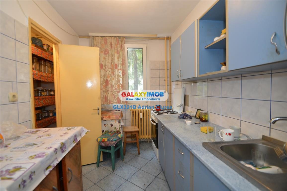 Rahova | Alexandriei | Antiaeriana | Scoala Nr. 131 | Balcon - foto 6