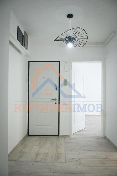 3 camere Sebastian, centrala termica, total renovat - foto 2