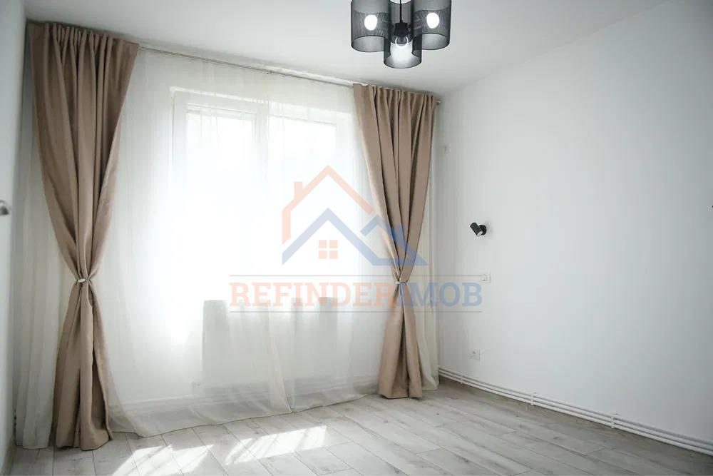 3 camere Sebastian, centrala termica, total renovat - foto 3