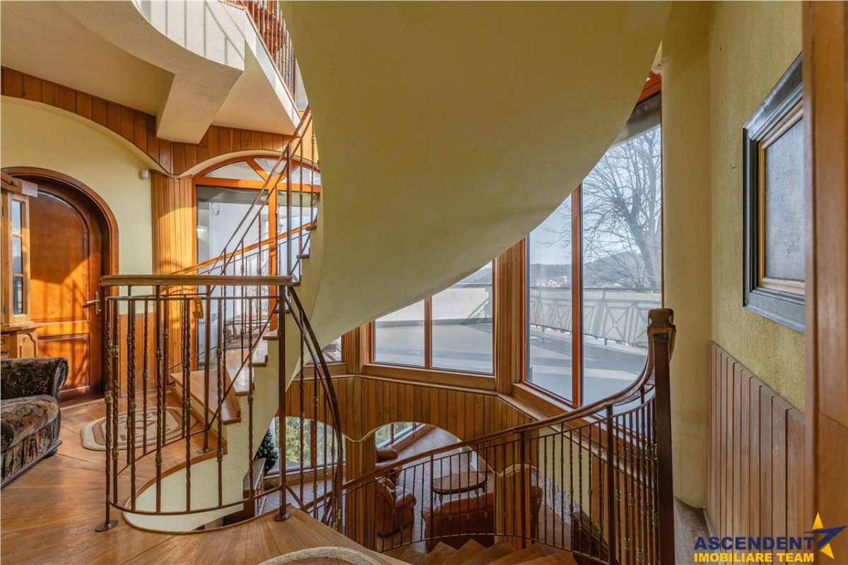 Castelariu:spectacol panoramic,locatie prestigioasa,exclusivist confort,Central, Brasov - foto 13