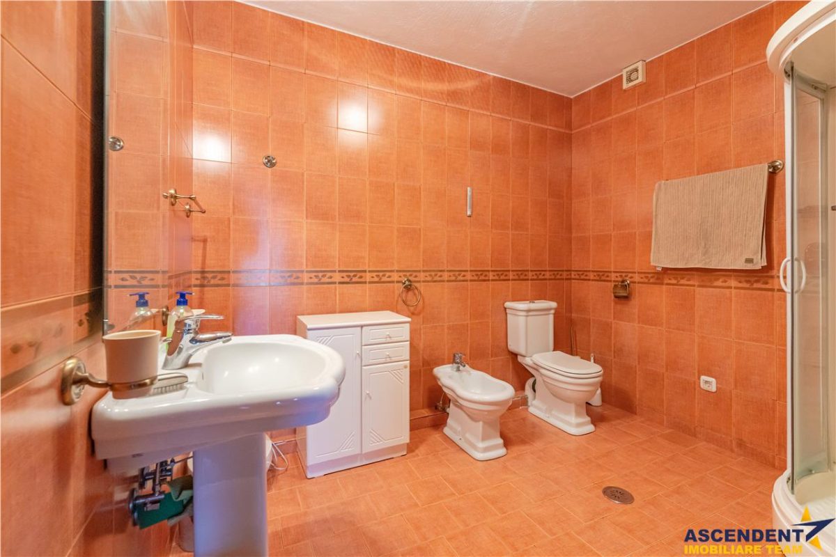 Castelariu:spectacol panoramic,locatie prestigioasa,exclusivist confort,Central, Brasov - foto 17