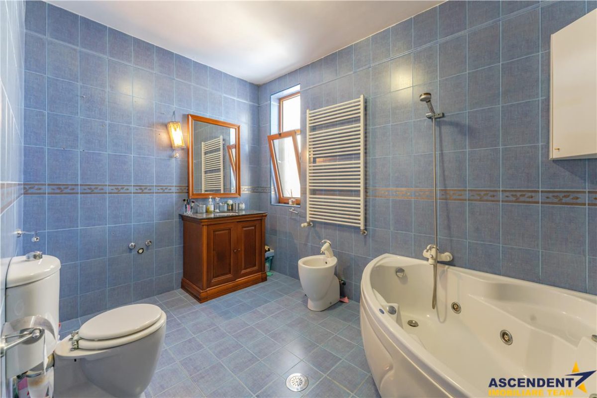 Castelariu:spectacol panoramic,locatie prestigioasa,exclusivist confort,Central, Brasov - foto 22