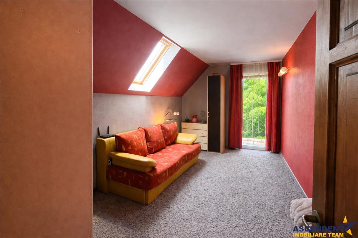 Casa nordica luminoasa, gata de mutat, garaj cald,spatiu de poveste la mansarda,in Santana de Mures - foto 11