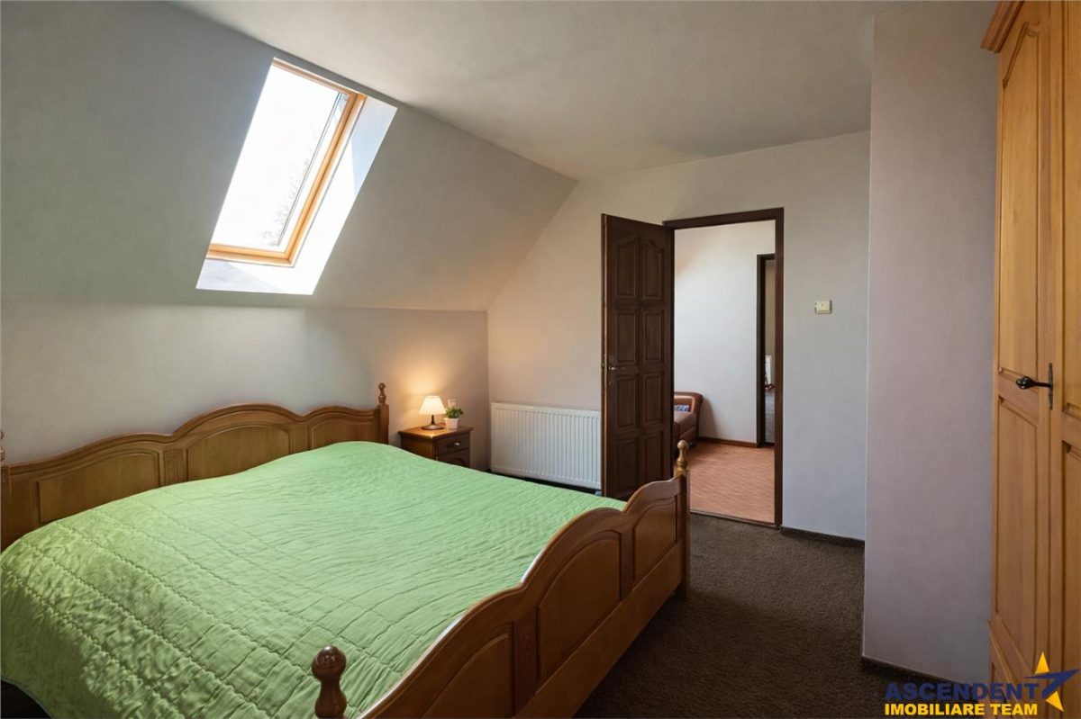 Casa nordica luminoasa, gata de mutat, garaj cald,spatiu de poveste la mansarda,in Santana de Mures - foto 12