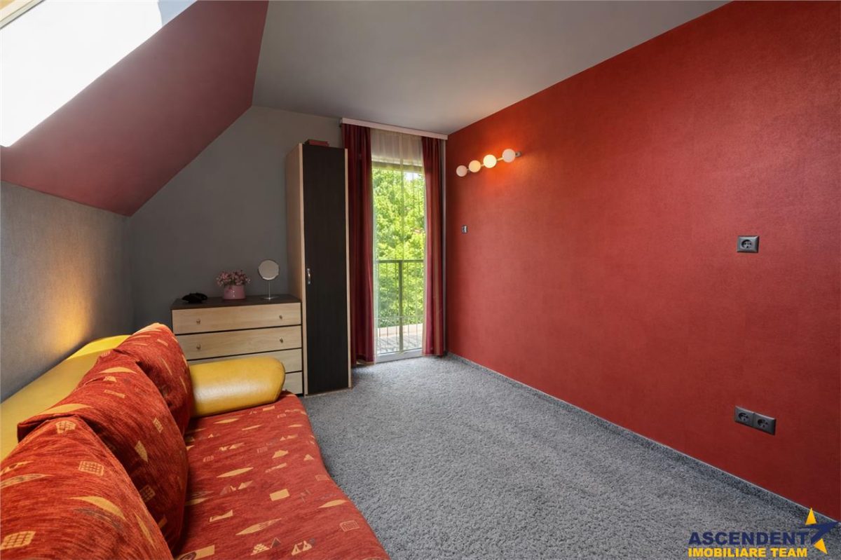 Casa nordica luminoasa, gata de mutat, garaj cald,spatiu de poveste la mansarda,in Santana de Mures - foto 3