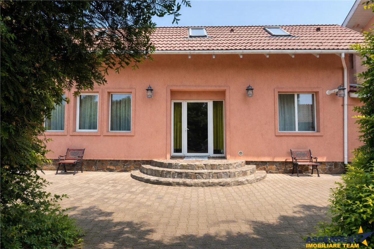 Casa nordica luminoasa, gata de mutat, garaj cald,spatiu de poveste la mansarda,in Santana de Mures - foto 9