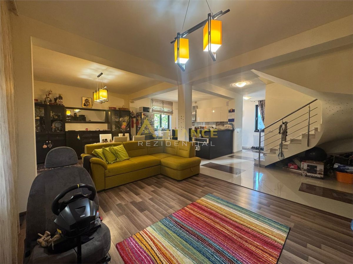 Casa tip duplex - 4 camere 2 bai - teren 200mp - foto 2