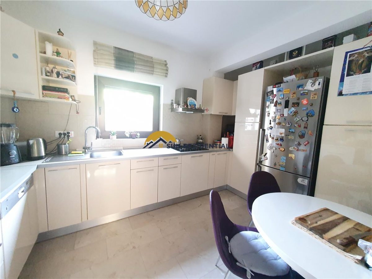 Vila la cheie, cocheta, mobilata-utilata, gradina amenajata - foto 11