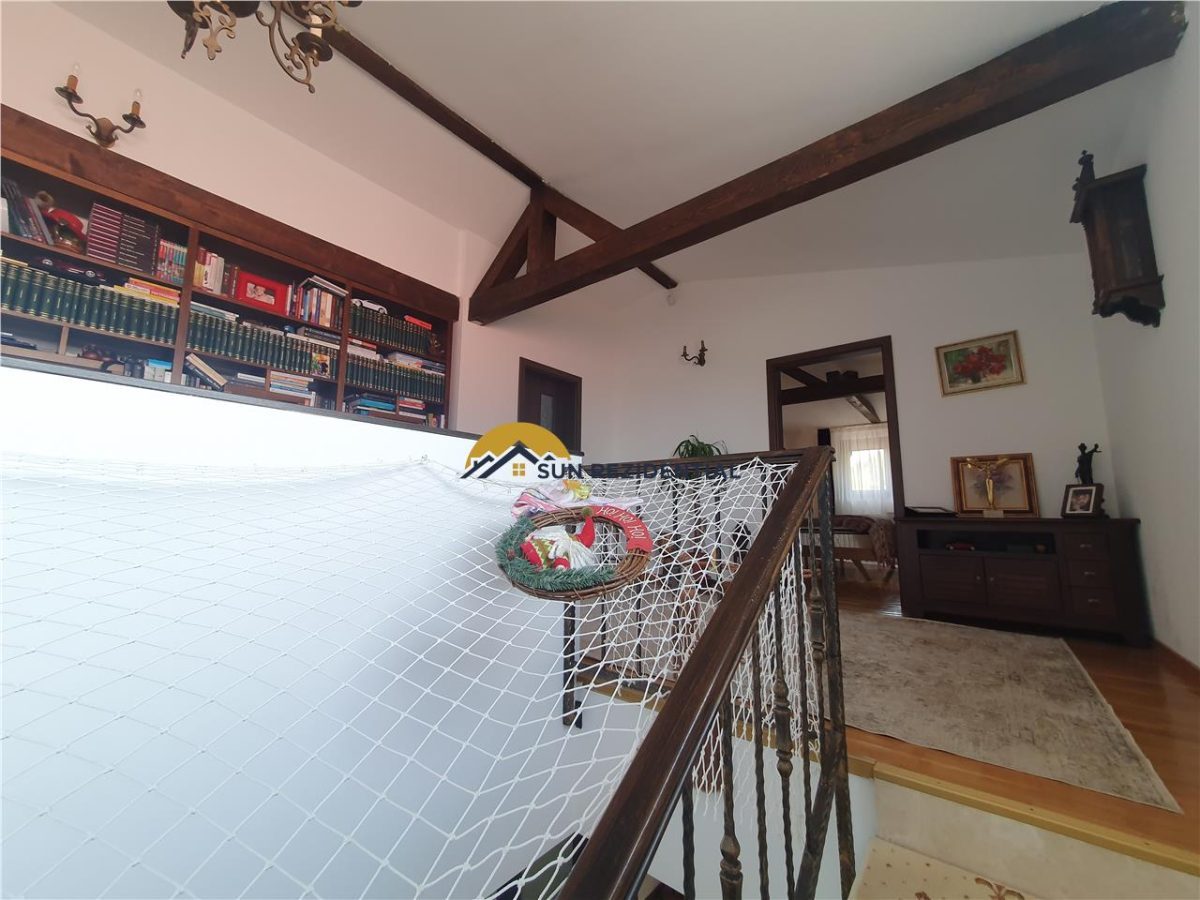 Vila la cheie, cocheta, mobilata-utilata, gradina amenajata - foto 14