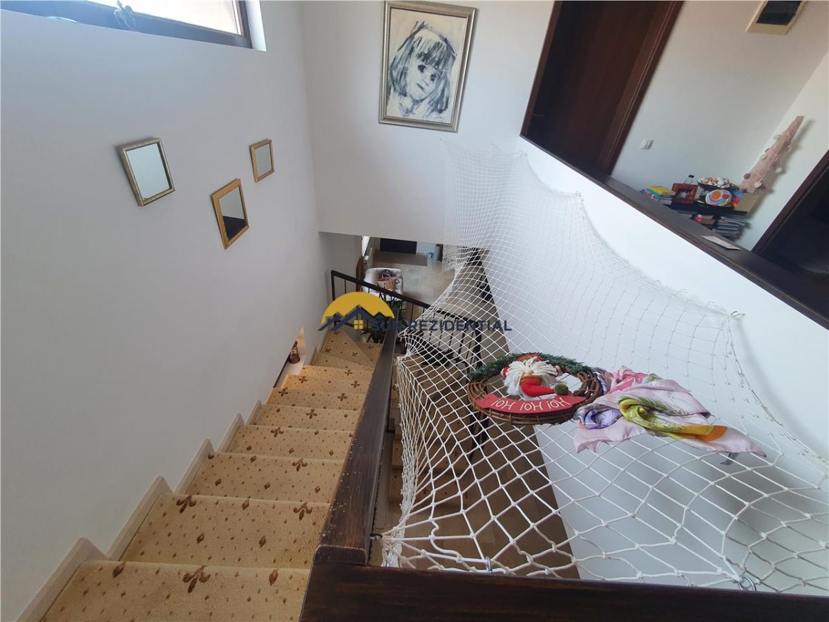 Vila la cheie, cocheta, mobilata-utilata, gradina amenajata - foto 15