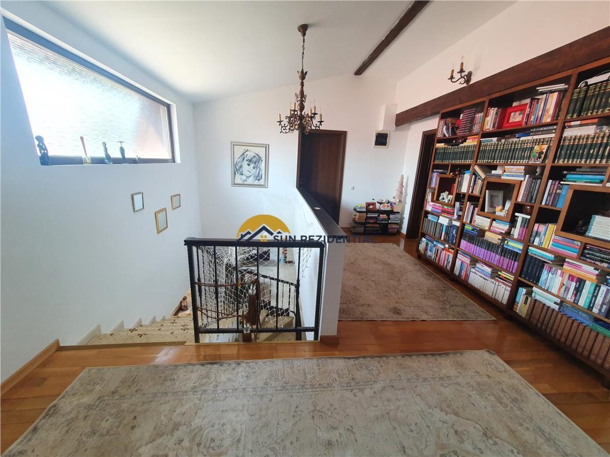 Vila la cheie, cocheta, mobilata-utilata, gradina amenajata - foto 16