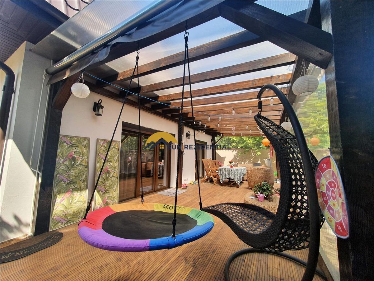 Vila la cheie, cocheta, mobilata-utilata, gradina amenajata - foto 25