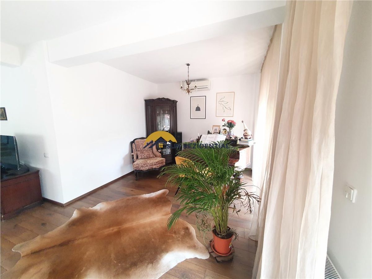 Vila la cheie, cocheta, mobilata-utilata, gradina amenajata - foto 4