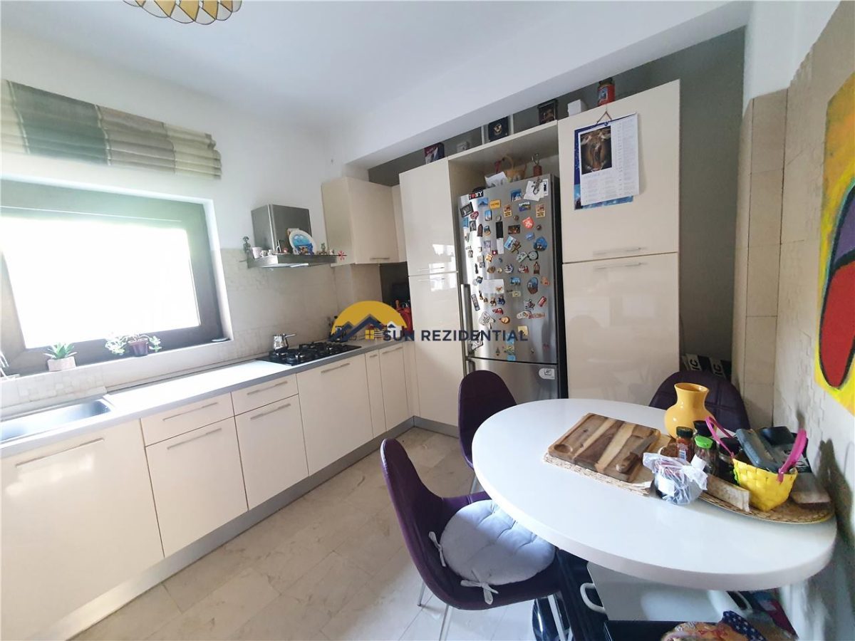 Vila la cheie, cocheta, mobilata-utilata, gradina amenajata - foto 10