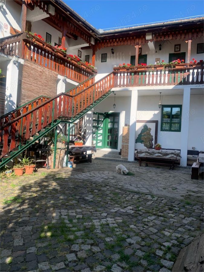 Cladire cu Arhitectura Traditionala - 691 mp - Ultracentral Oradea - foto 10