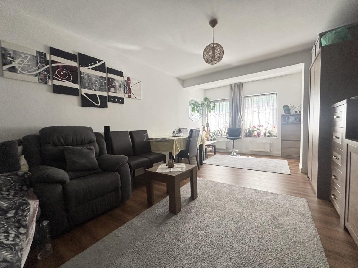 Refugiu urban cu personalitate â€“ Casa cu mansardaÂ si crama amenajata -  zona centrala - foto 2