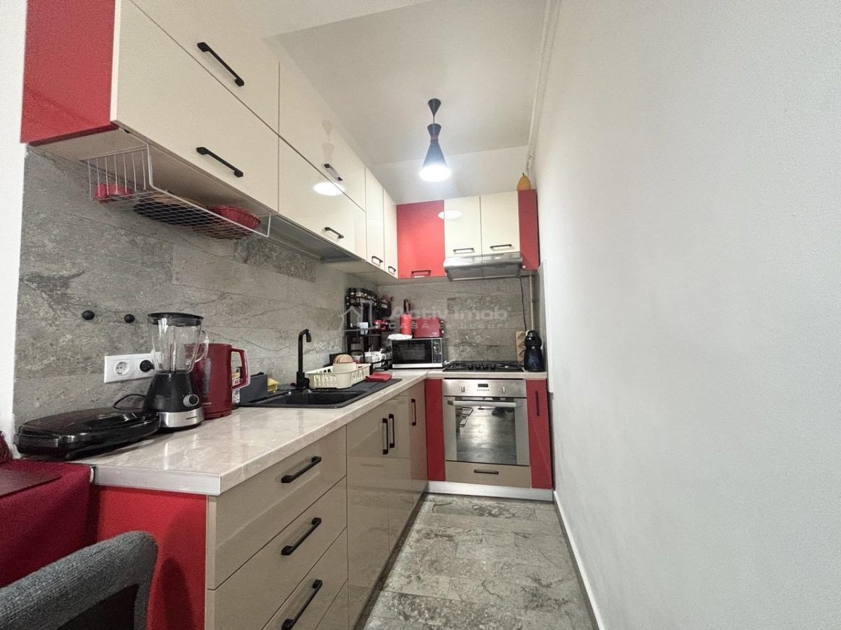 Refugiu urban cu personalitate â€“ Casa cu mansardaÂ si crama amenajata -  zona centrala - foto 11