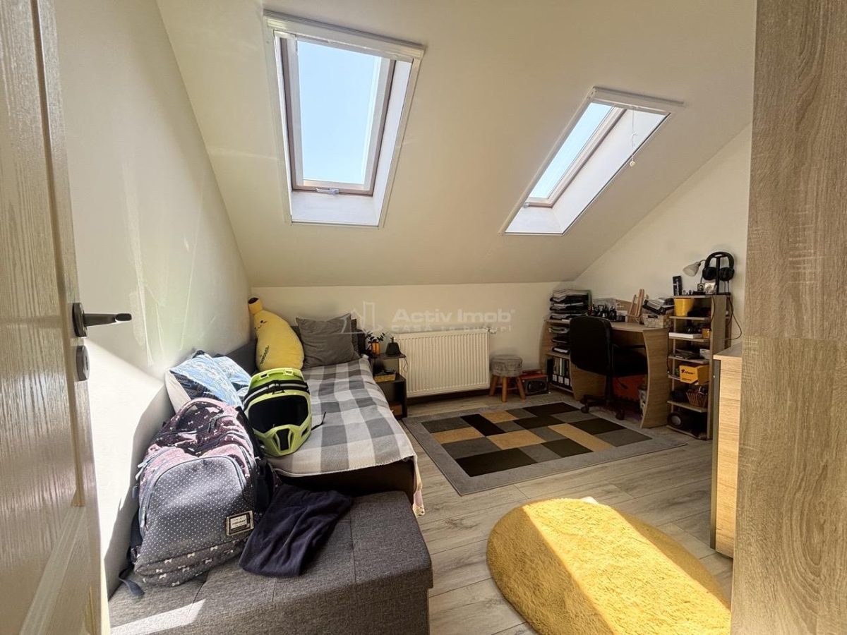 Refugiu urban cu personalitate â€“ Casa cu mansardaÂ si crama amenajata -  zona centrala - foto 5