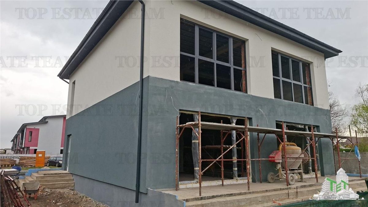 Cladire 240mp cu 2 spatii comerciale la inchiriat in centru Domnesti - Snagov