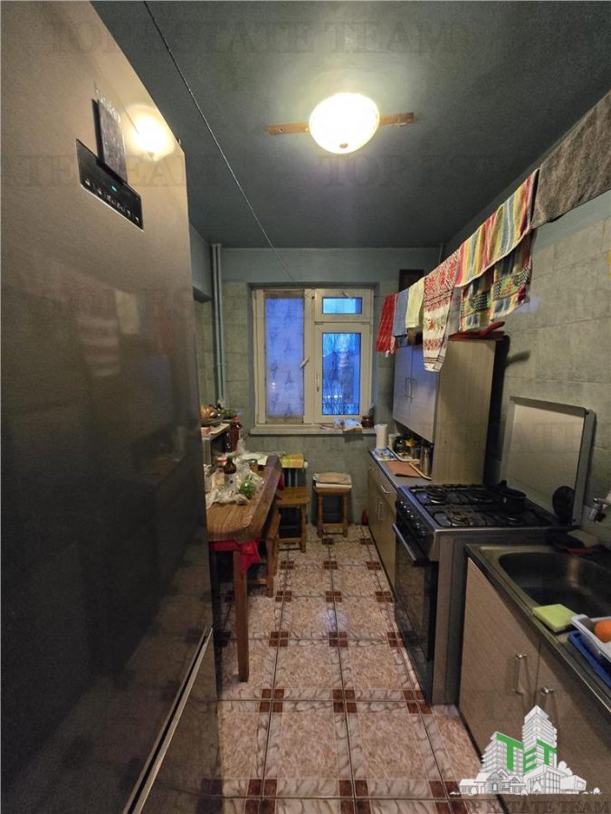 Apartament 3 camere metrou  Favorit - foto 9