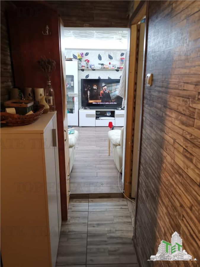 Garsoniera transformata Ã®n  2 cam. 41 mp, 1 Decembrie-Ilfov - foto 6