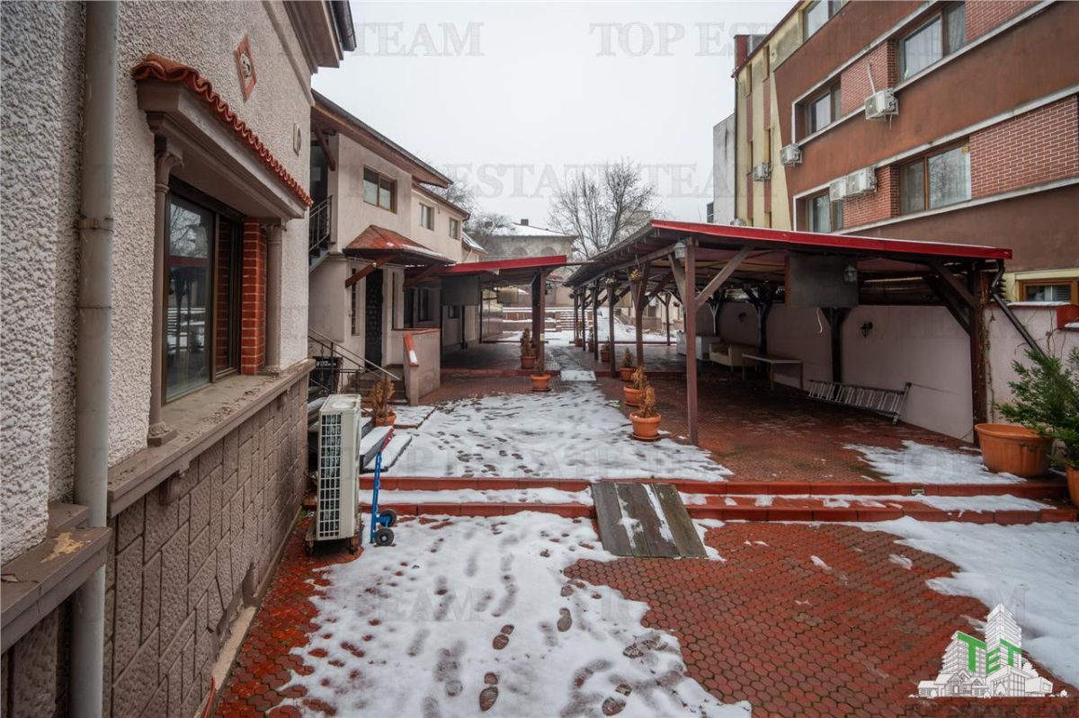 Proprietate Piata Unirii - teren  1000mp +  2 constructii - foto 2