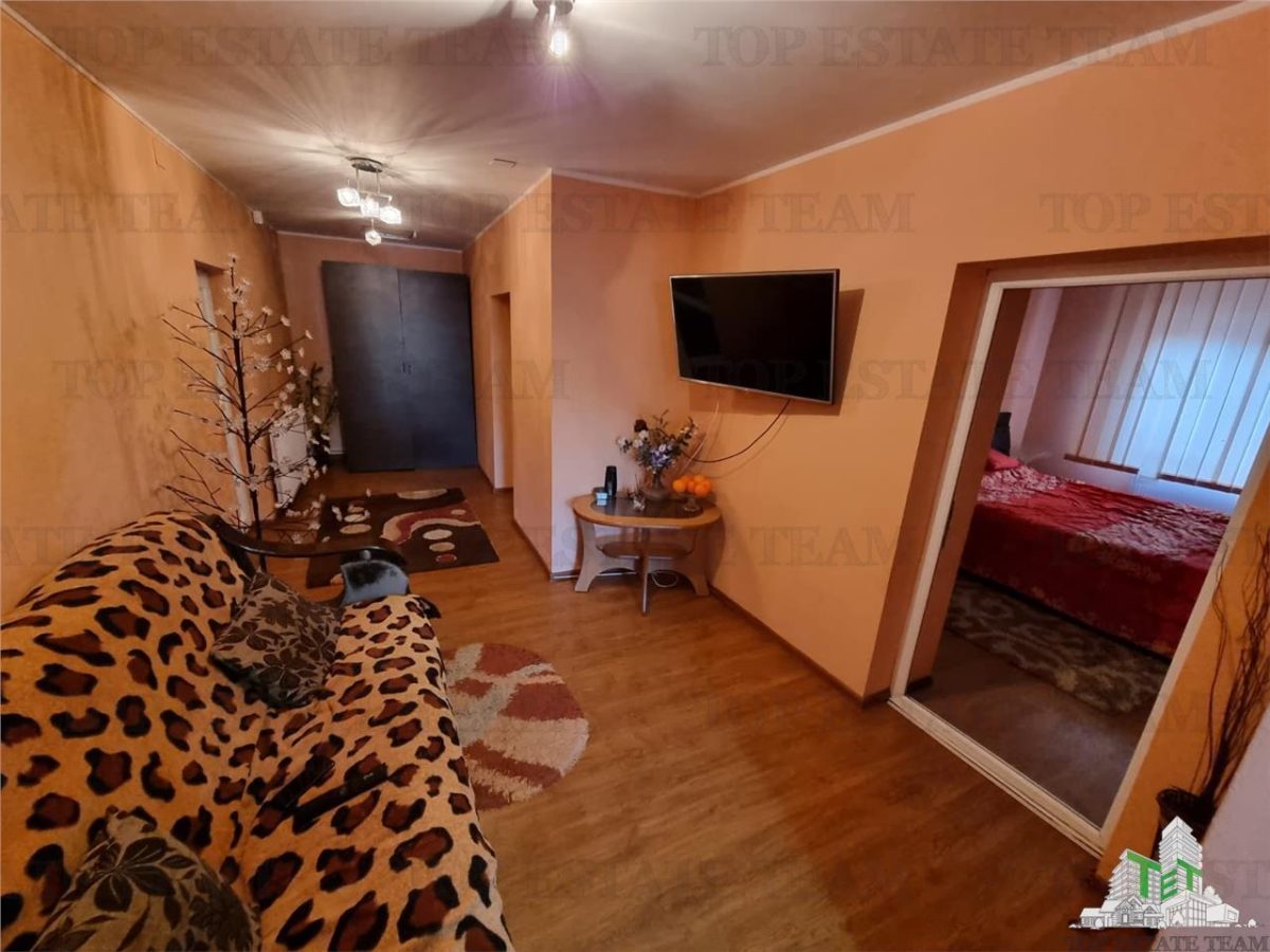 2 case  la pret de una in Valu lui Traian, Constanta - foto 16